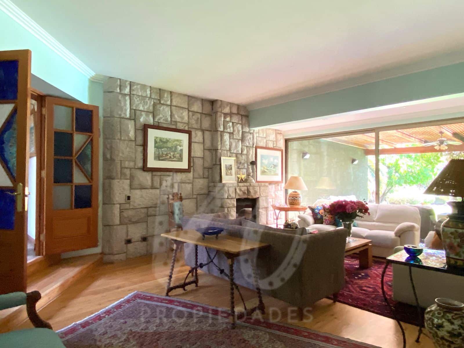 Preciosa casa estilo chileno ubicada en el mejor sector de la Reina ...
